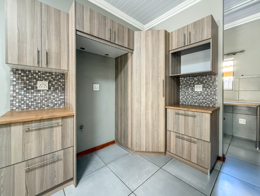  Bedroom Property for Sale in Wilkoppies North West